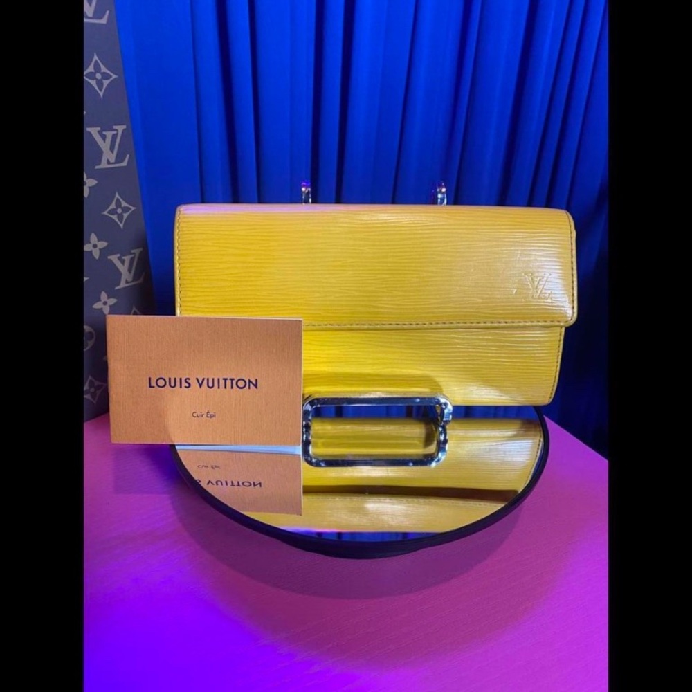 Louis Vuitton Authentic Vintage Yellow Epi Long Louis Women's Wallet